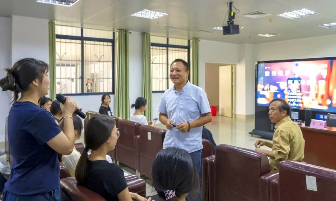 AI赋能光影艺术！摄影讲座点亮市民文化生活